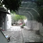 斯恩雅公寓 Pteleós