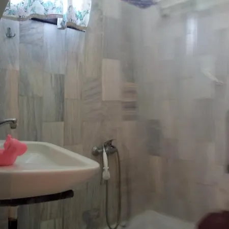 Theoxenia شقة Pteleós