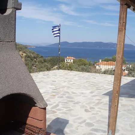 Theoxenia شقة Pteleós