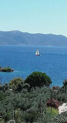 شقة Theoxenia Pteleós