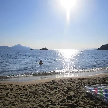 Theoxenia شقة Pteleós